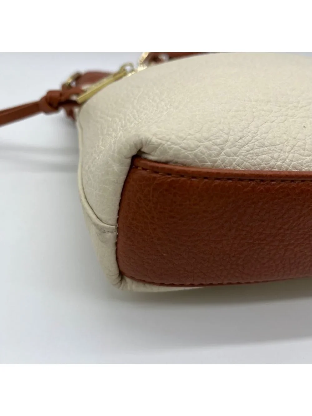 Cluci Cream And Brown Pebbled Faux Leather Crossbody Bag_6